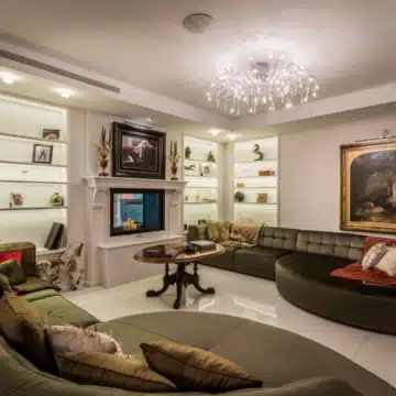 Majestic villa with elegant interiors and inviting outdoor spaces in La Cerquilla, Nueva Andalucia Picture 22