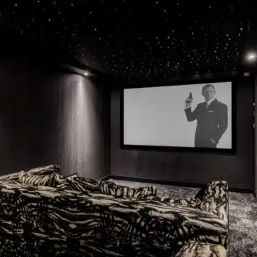 Majestic villa with elegant interiors and inviting outdoor spaces in La Cerquilla, Nueva Andalucia Picture 12