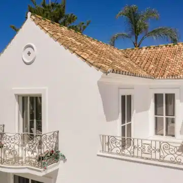 Majestic villa with elegant interiors and inviting outdoor spaces in La Cerquilla, Nueva Andalucia Picture 13