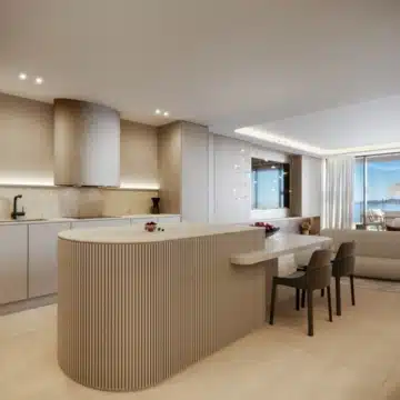 Óleo – Two bedroom apartment with stunning sea views in Carvajal, Fuengirola Picture 4