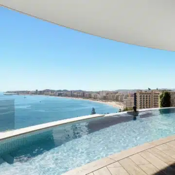 Óleo – Two bedroom apartment with stunning sea views in Carvajal, Fuengirola Picture 9