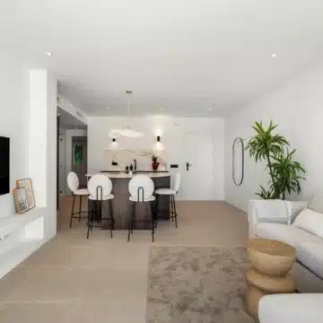 Duplex penthouse with rooftop terrace and panoramic sea views in La Quinta, Benahavis Picture 2