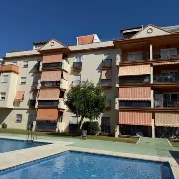 Exceptional 4-bedroom penthouse in the heart of Estepona Center Picture 3