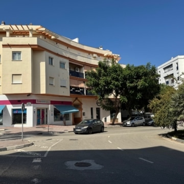 Exceptional 4-bedroom penthouse in the heart of Estepona Center Picture 21