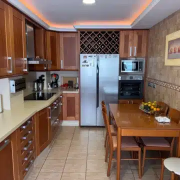 Exceptional 4-bedroom penthouse in the heart of Estepona Center Picture 1