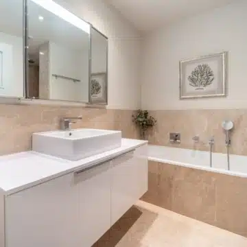 Elegant penthouse in the prestigious Puente Romano, Marbella Golden Mile Picture 10