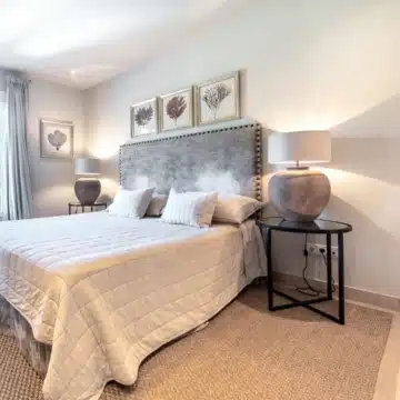 Elegant penthouse in the prestigious Puente Romano, Marbella Golden Mile Picture 5