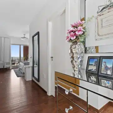 Townhouse with exceptional views within a secure residential setting of El Paraiso Alto, Benahavis Picture 10
