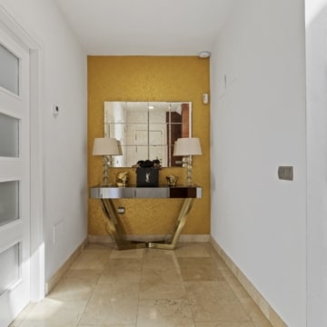 Townhouse with exceptional views within a secure residential setting of El Paraiso Alto, Benahavis Picture 16