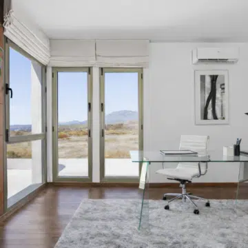 Townhouse with exceptional views within a secure residential setting of El Paraiso Alto, Benahavis Picture 23