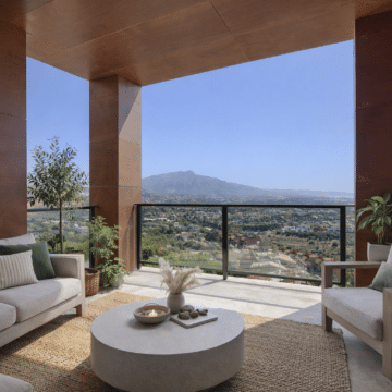 Townhouse with exceptional views within a secure residential setting of El Paraiso Alto, Benahavis Picture 31
