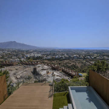 Townhouse with exceptional views within a secure residential setting of El Paraiso Alto, Benahavis Picture 50