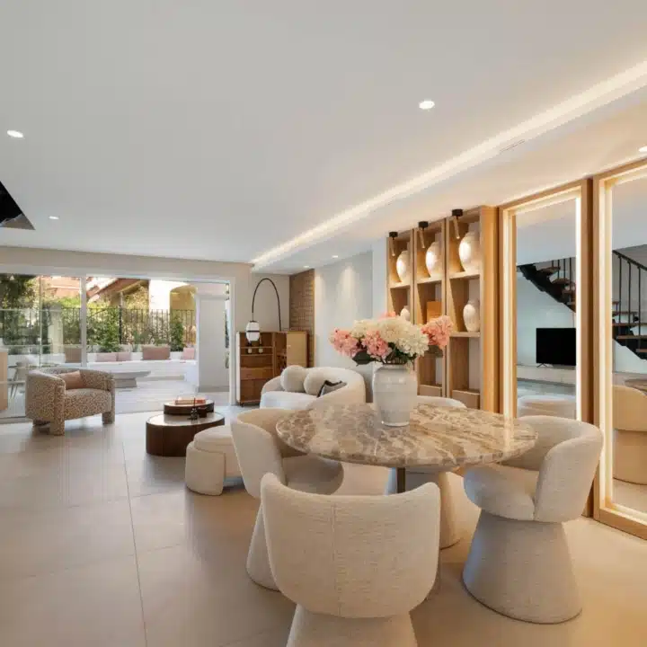 Elegantly refurbished townhouse within the established Arco Iris, Marbella Golden Mile Picture