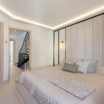 Elegantly refurbished townhouse within the established Arco Iris, Marbella Golden Mile Picture 7