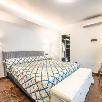 Beautifully renovated Andalusian townhouse in Lomas Pueblo, Marbella Picture 5