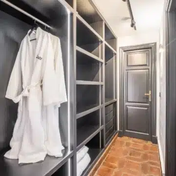 Beautifully renovated Andalusian townhouse in Lomas Pueblo, Marbella Picture 10