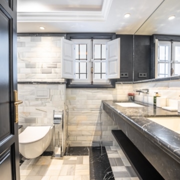 Beautifully renovated Andalusian townhouse in Lomas Pueblo, Marbella Picture 12