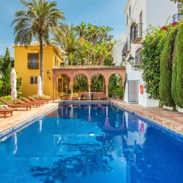 Beautifully renovated Andalusian townhouse in Lomas Pueblo, Marbella Picture 11