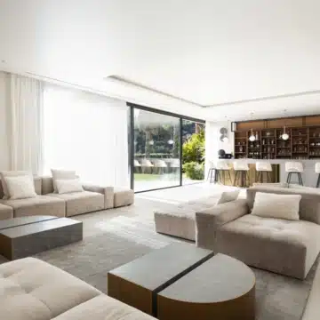 Luxury villa set within the prestigious gated community of El Madroñal, Benahavis Picture 8