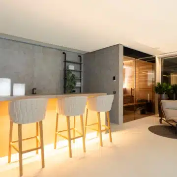 Luxury villa set within the prestigious gated community of El Madroñal, Benahavis Picture 4