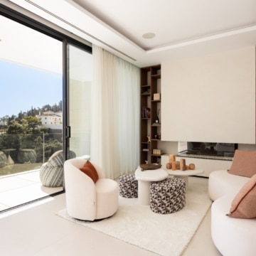 Luxury villa set within the prestigious gated community of El Madroñal, Benahavis Picture 40