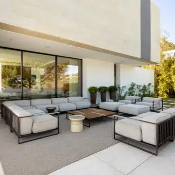 Luxury villa set within the prestigious gated community of El Madroñal, Benahavis Picture 10