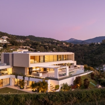 Luxury villa set within the prestigious gated community of El Madroñal, Benahavis Picture 61