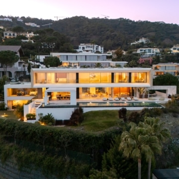 Luxury villa set within the prestigious gated community of El Madroñal, Benahavis Picture 62