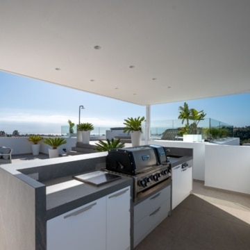 Masterpiece with Panoramic Sea & Golf Views within the exclusive La Resina Golf, Estepona Picture 11