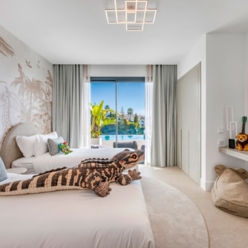 Masterpiece with Panoramic Sea & Golf Views within the exclusive La Resina Golf, Estepona Picture 19