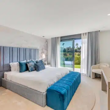 Masterpiece with Panoramic Sea & Golf Views within the exclusive La Resina Golf, Estepona Picture 2