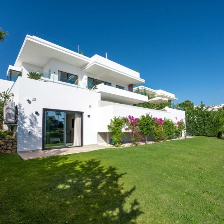 Masterpiece with Panoramic Sea & Golf Views within the exclusive La Resina Golf, Estepona Picture