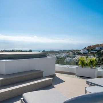 Masterpiece with Panoramic Sea & Golf Views within the exclusive La Resina Golf, Estepona Picture 13