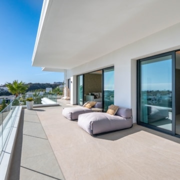 Masterpiece with Panoramic Sea & Golf Views within the exclusive La Resina Golf, Estepona Picture 32