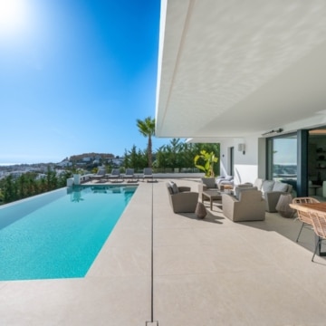 Masterpiece with Panoramic Sea & Golf Views within the exclusive La Resina Golf, Estepona Picture 6