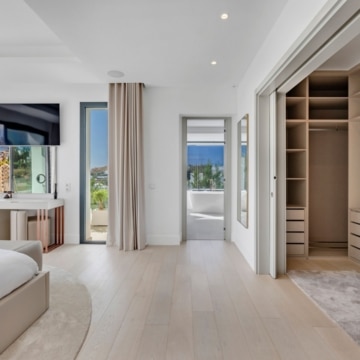 Masterpiece with Panoramic Sea & Golf Views within the exclusive La Resina Golf, Estepona Picture 14
