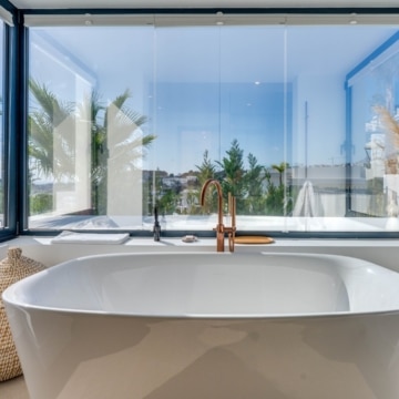 Masterpiece with Panoramic Sea & Golf Views within the exclusive La Resina Golf, Estepona Picture 16