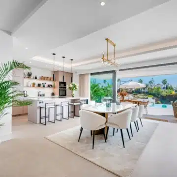 Masterpiece with Panoramic Sea & Golf Views within the exclusive La Resina Golf, Estepona Picture 1