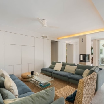 Six bedroom villa with bright interiors and beautiful sunset views in El Rosario, Marbella East Picture 33