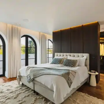 Exceptional villa in the sought-after gated community of Los Naranjos, Nueva Andalucía Picture 1