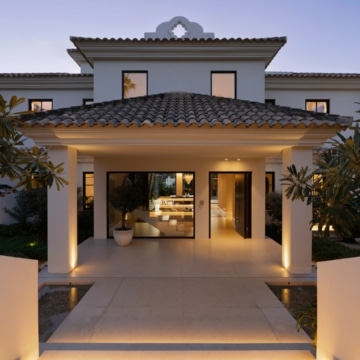 Exceptional villa in the sought-after gated community of Los Naranjos, Nueva Andalucía Picture 12