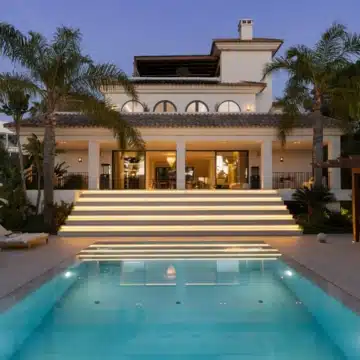 Exceptional villa in the sought-after gated community of Los Naranjos, Nueva Andalucía Picture 31