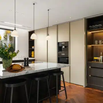 Exceptional villa in the sought-after gated community of Los Naranjos, Nueva Andalucía Picture 2