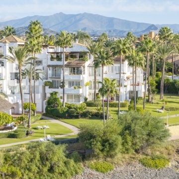 Exceptional frontline beach groundfloor apartment within Alcazaba Beach, Estepona Picture 0