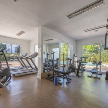 Exceptional frontline beach groundfloor apartment within Alcazaba Beach, Estepona Picture 14