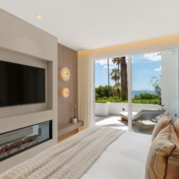 Exceptional frontline beach groundfloor apartment within Alcazaba Beach, Estepona Picture 20