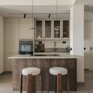 Newly renovated three-bedroom groundfloor apartment within a gated community in La Quinta, Benahavis Picture 1
