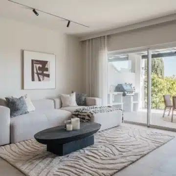 Newly renovated three-bedroom groundfloor apartment within a gated community in La Quinta, Benahavis Picture 0