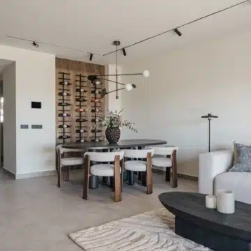Newly renovated three-bedroom groundfloor apartment within a gated community in La Quinta, Benahavis Picture 4