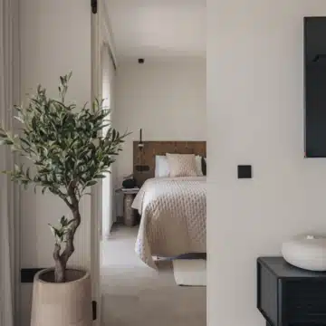 Newly renovated three-bedroom groundfloor apartment within a gated community in La Quinta, Benahavis Picture 10